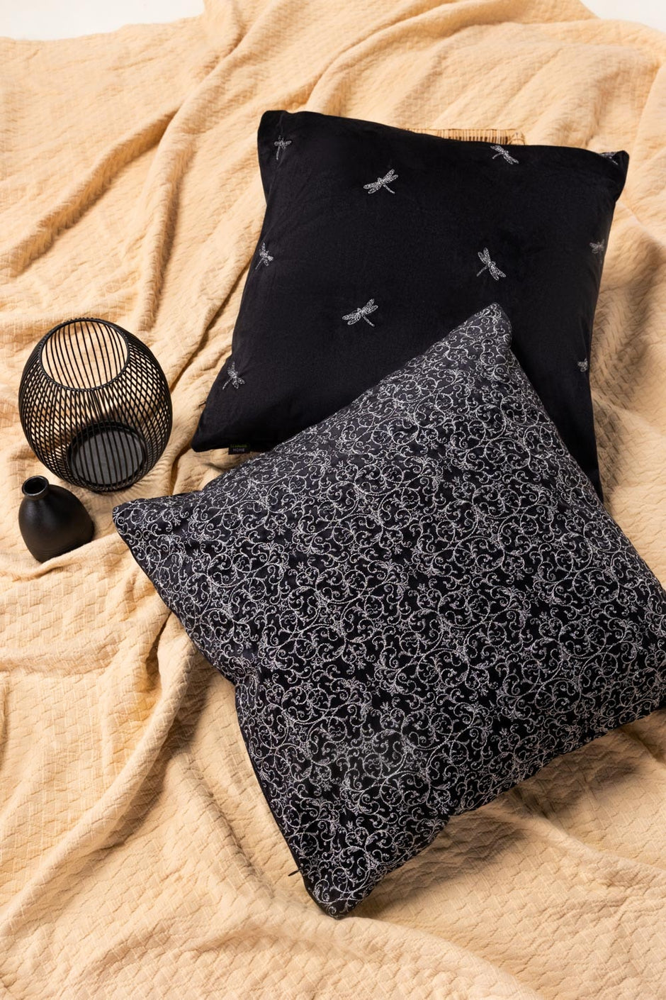 VEC -026 Velvet Embroidered Cushion Cover