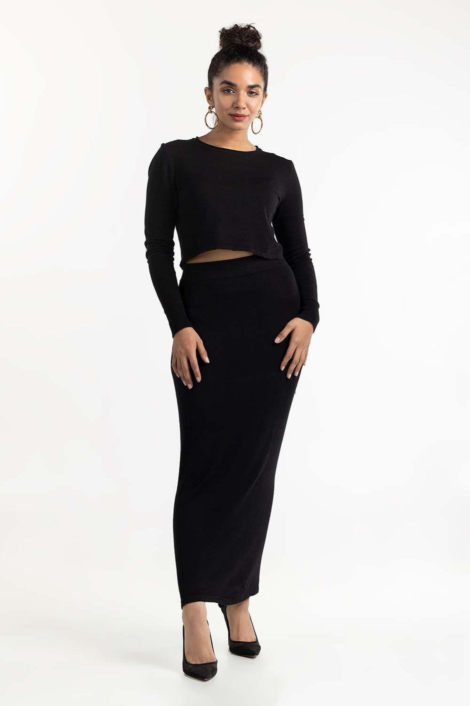 Black Basic Cropped Knit Sweater 224-216-305