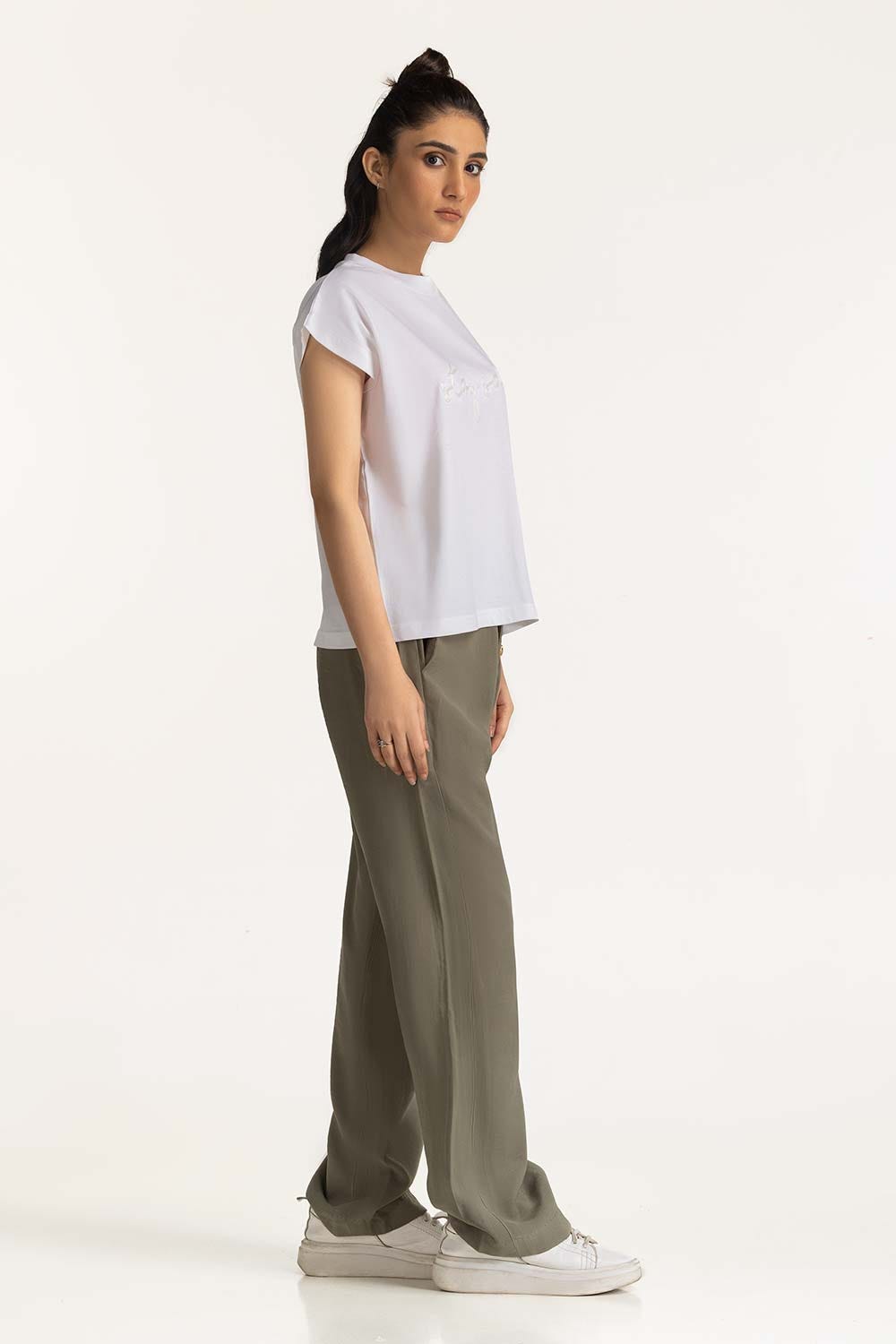 Crew Neck Embroidered Tee WM-KTP-SS24-038