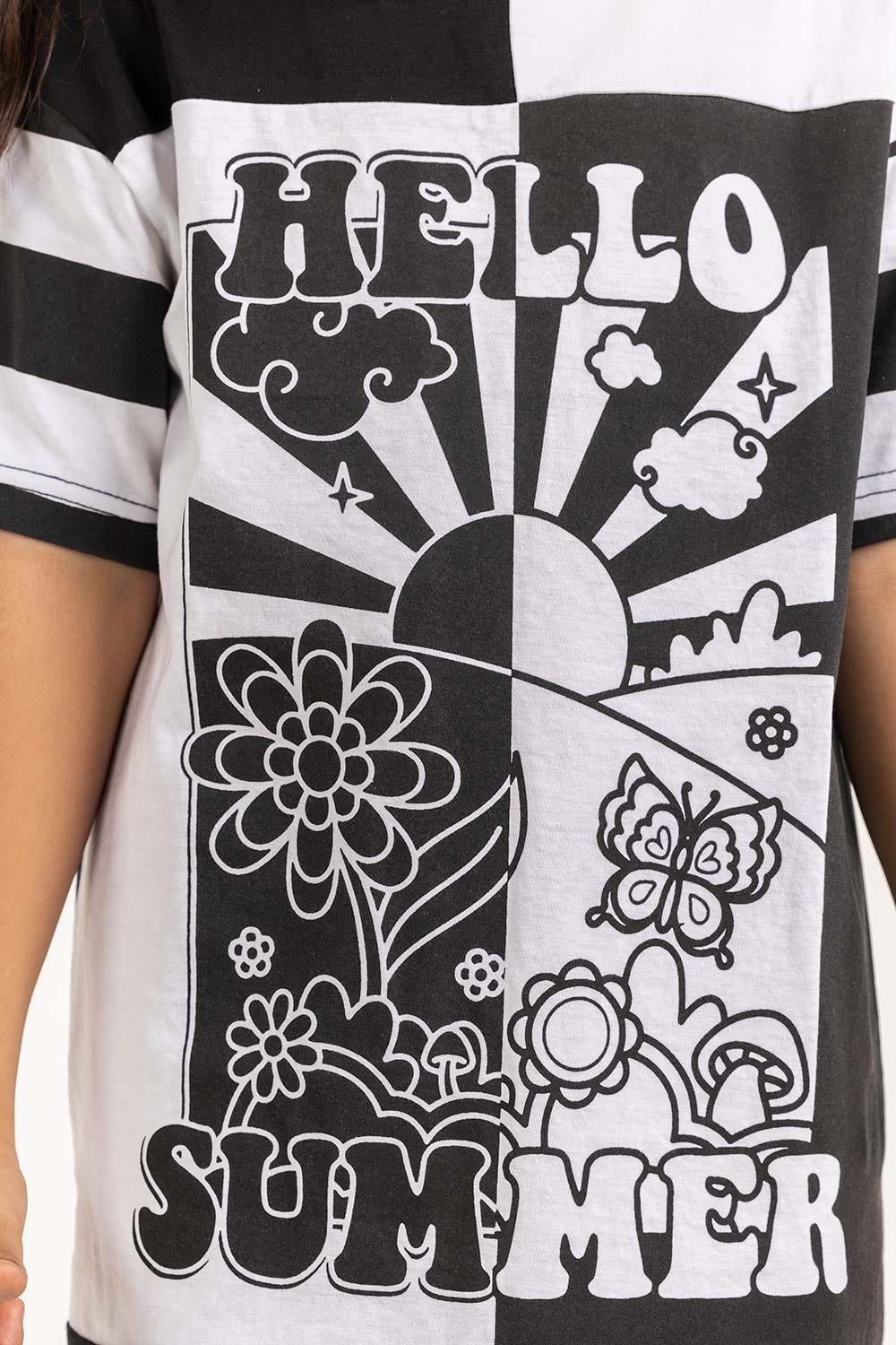 Junior Girl White And Black T-Shirt 231-413-017