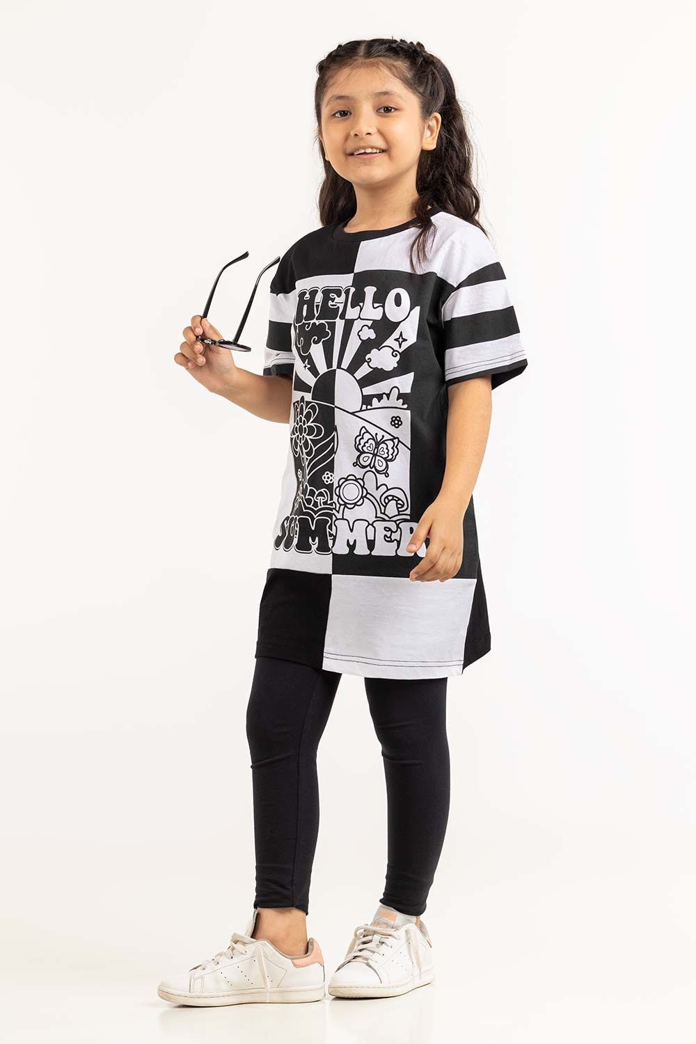 Junior Girl White And Black T-Shirt 231-413-017