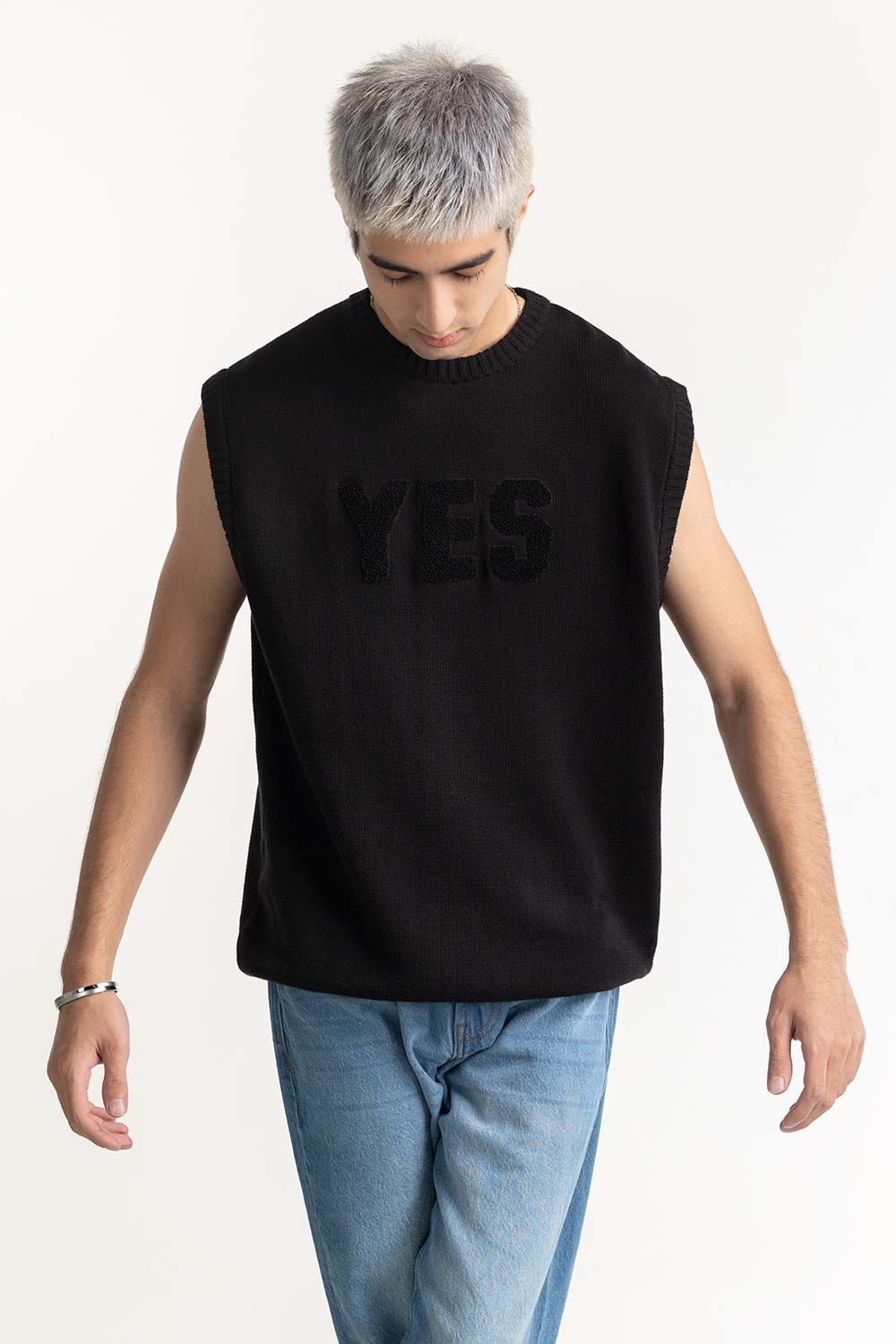 Knit Vest With Patch 224-111-070