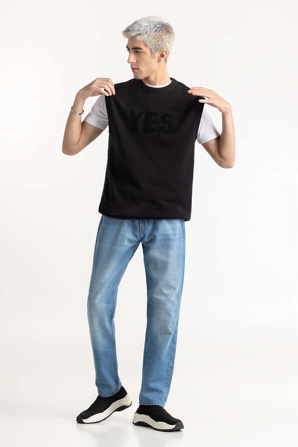 Knit Vest With Patch 224-111-070