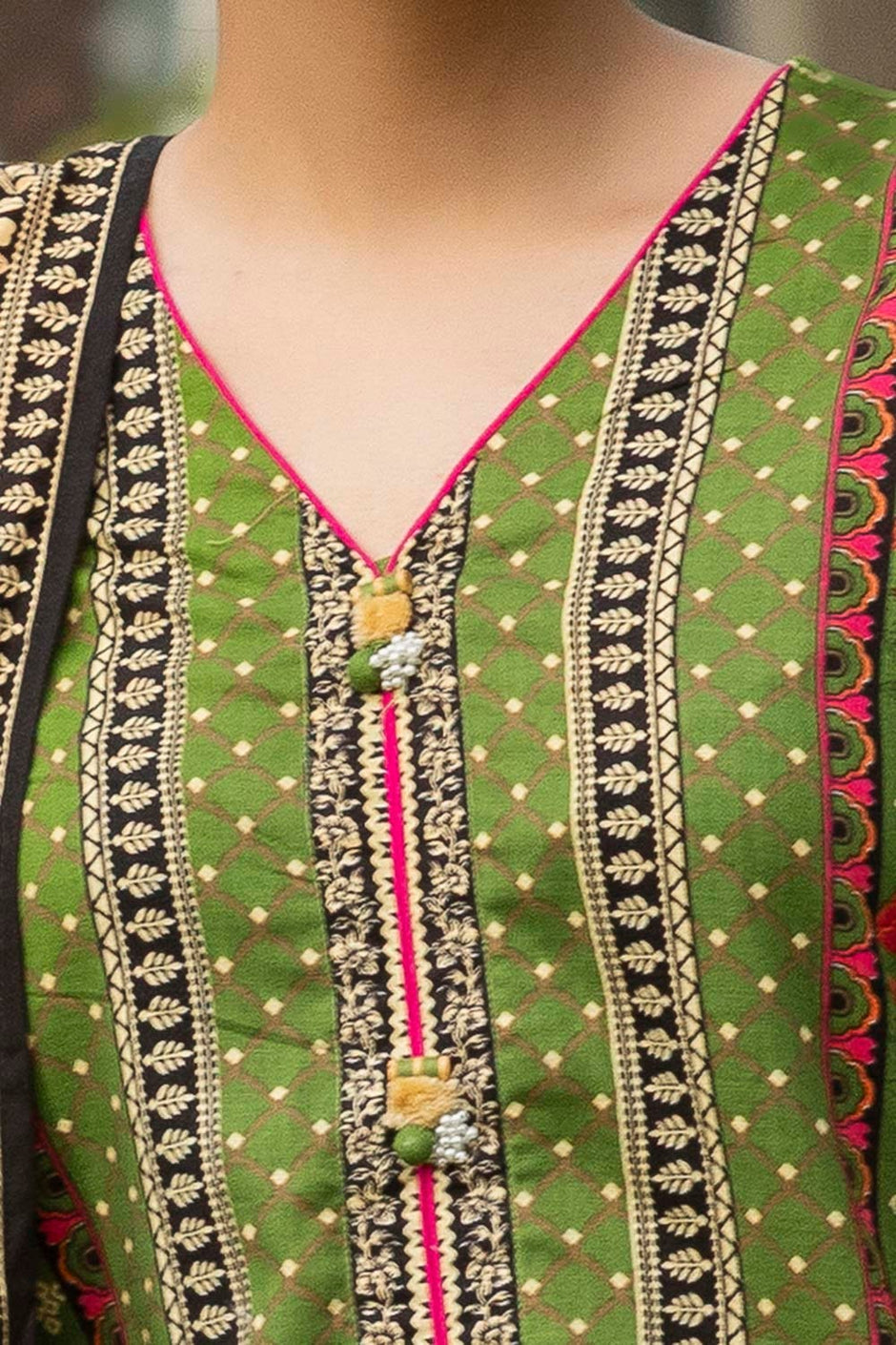 3 Piece Unstitched Printed Khaddar Suit