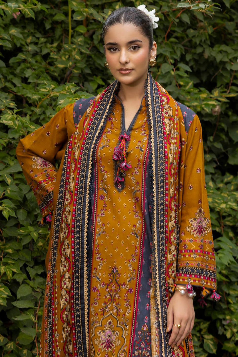 3 Piece Unstitched Printed Khaddar Suit
