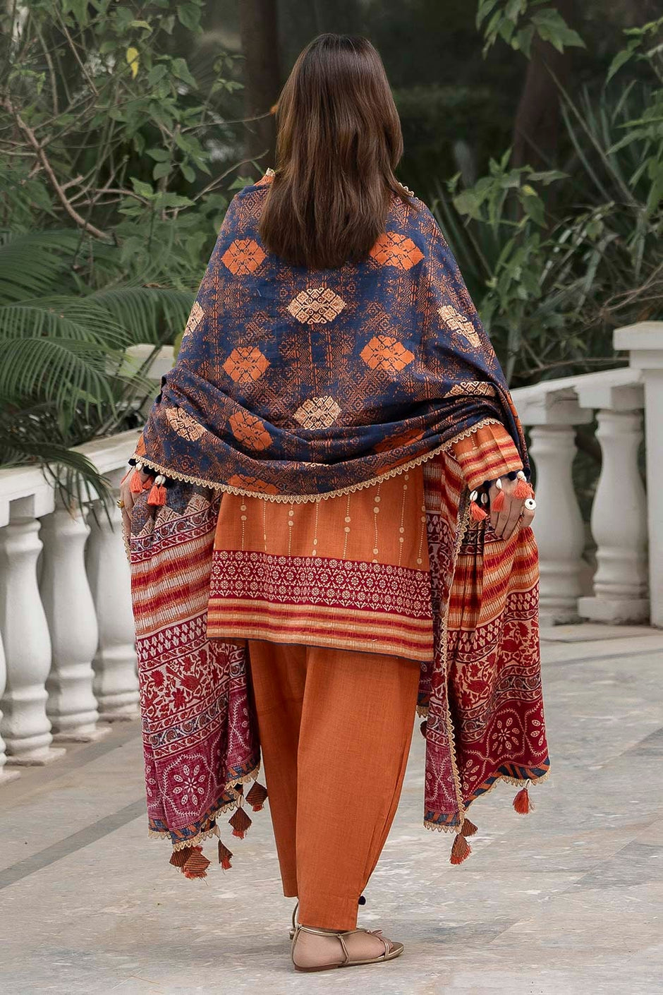 3 Piece Unstitched Printed Khaddar Suit