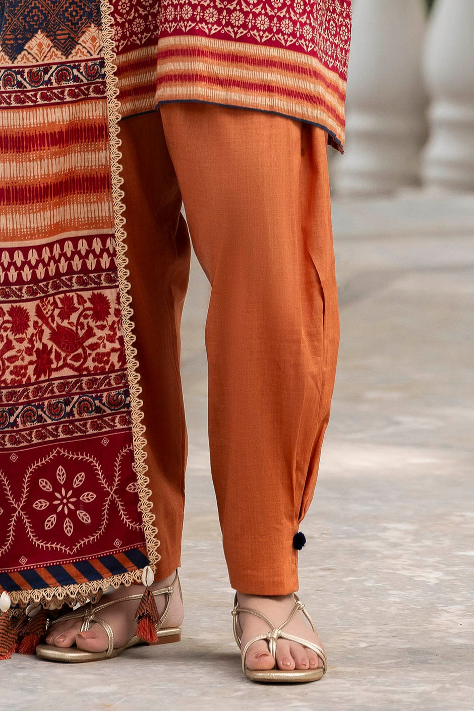 3 Piece Unstitched Printed Khaddar Suit