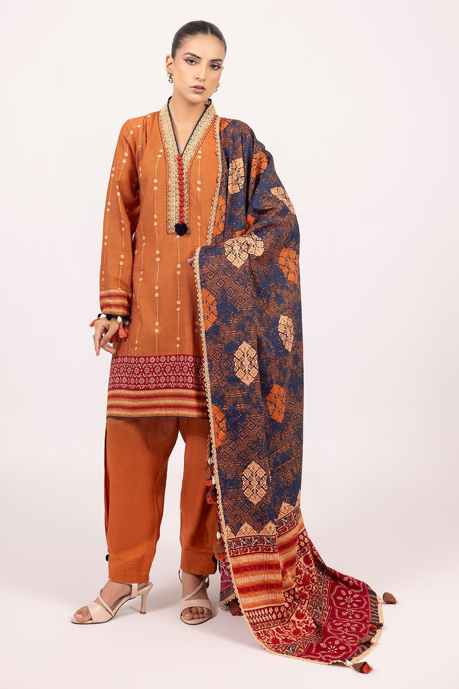 3 Piece Unstitched Printed Khaddar Suit