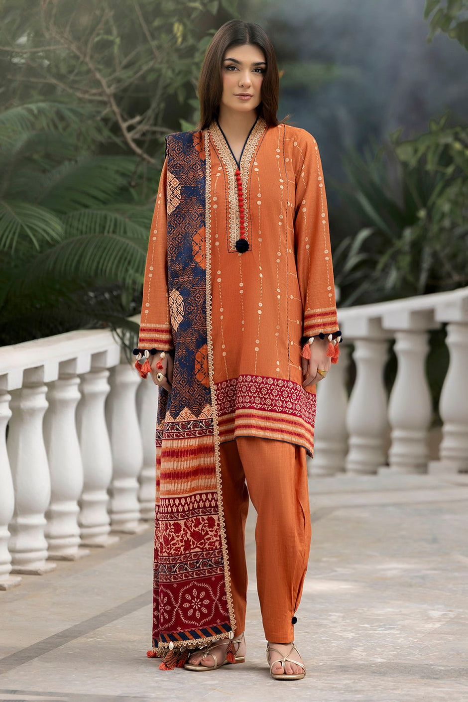 3 Piece Unstitched Printed Khaddar Suit