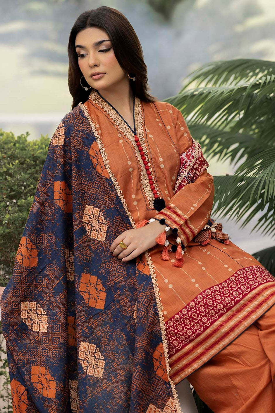 3 Piece Unstitched Printed Khaddar Suit