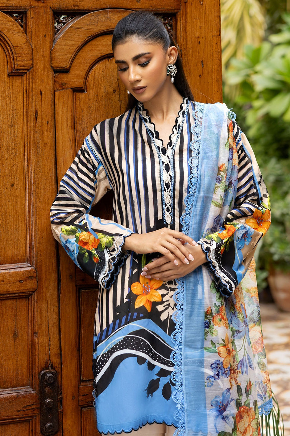 3 Piece Unstitched Printed Lawn Suit with Paper Cotton Dupatta