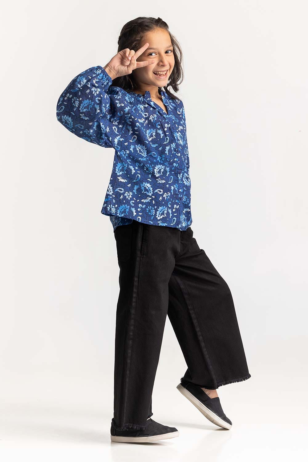 Round Neck Shirt JG-BLS-SS24-013