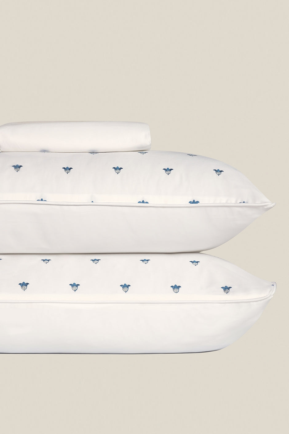 White T-400 Embroidered Bed Sheet Set