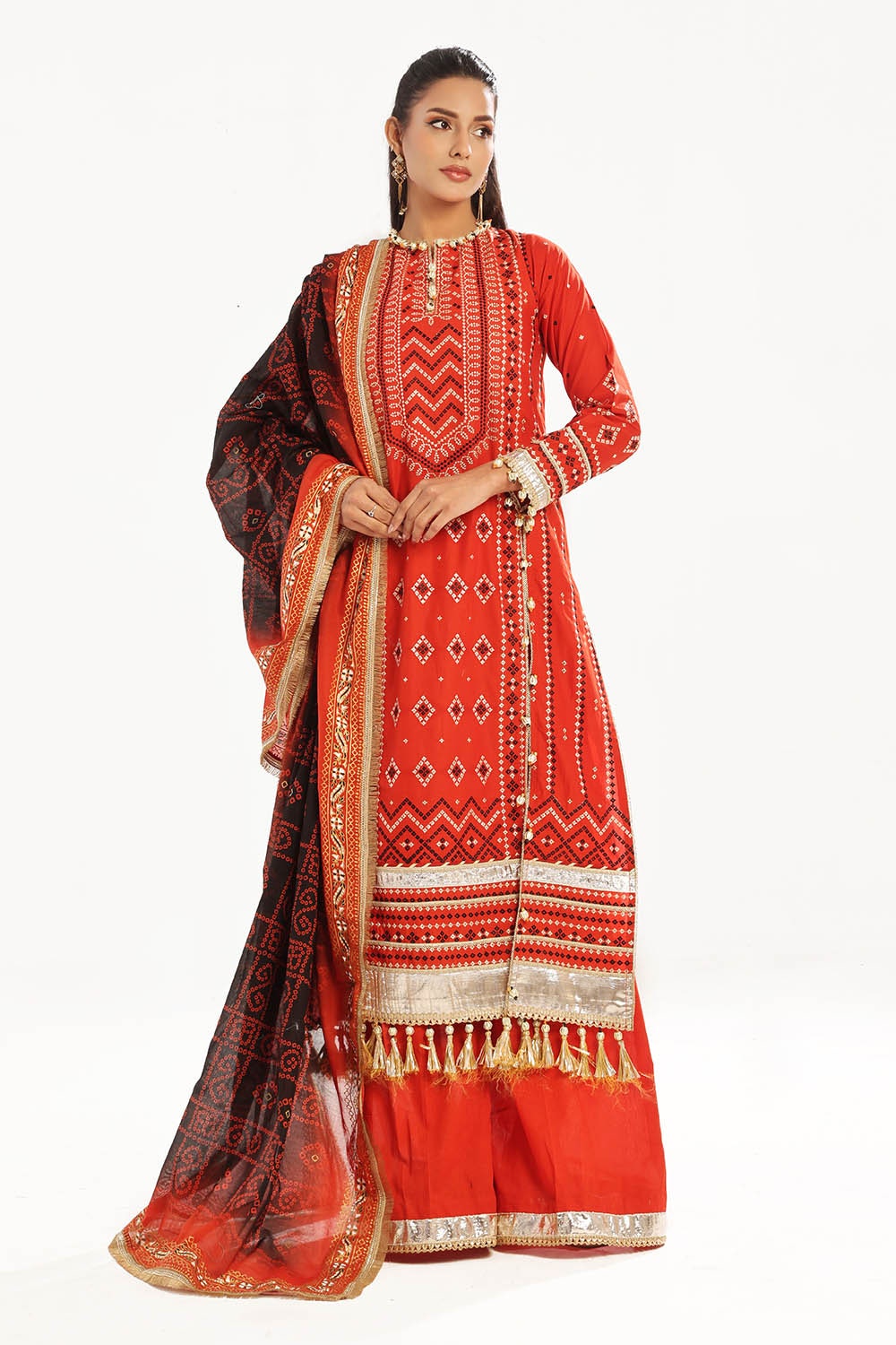 3 Piece Unstitched Zari Embroidered Lawn Suit with Gold Lacquer Printed Lawn Dupatta  CL-52443