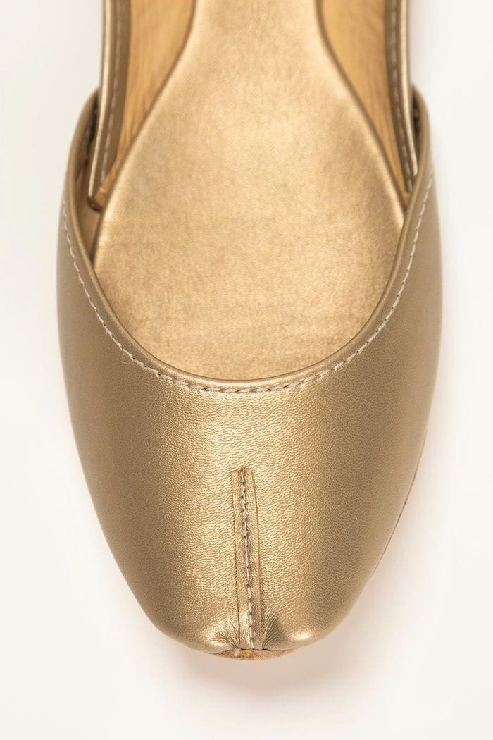 Women Golden Plain Khussa IDFT-SS22-44