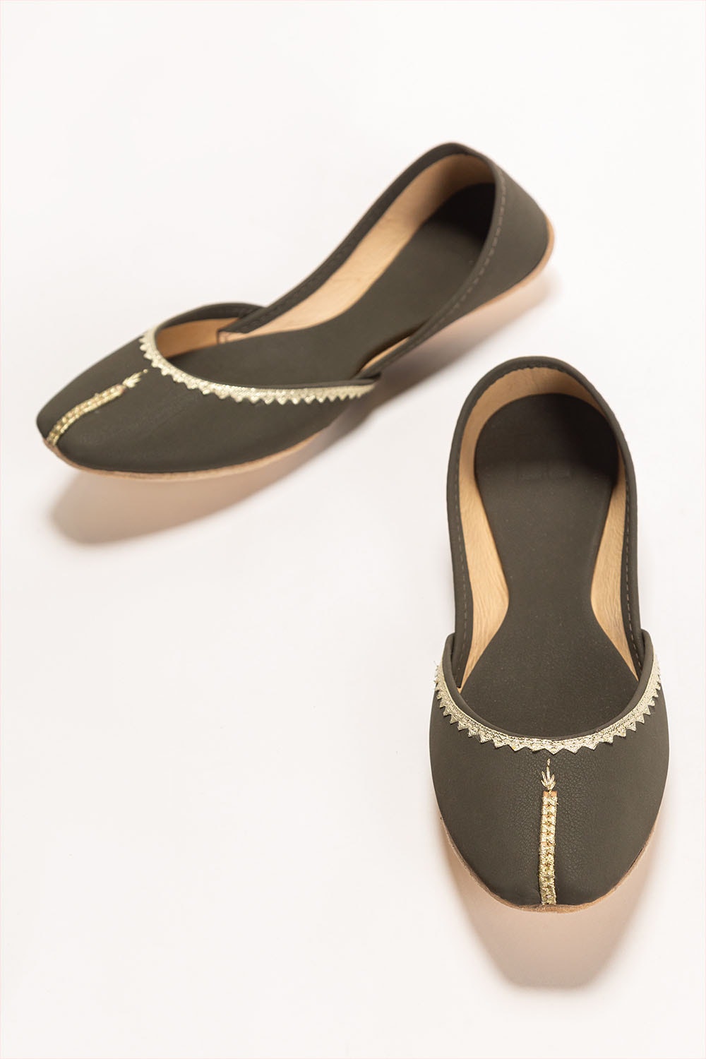 Women Dark Green Plain Khussa IDFT-SS22-31