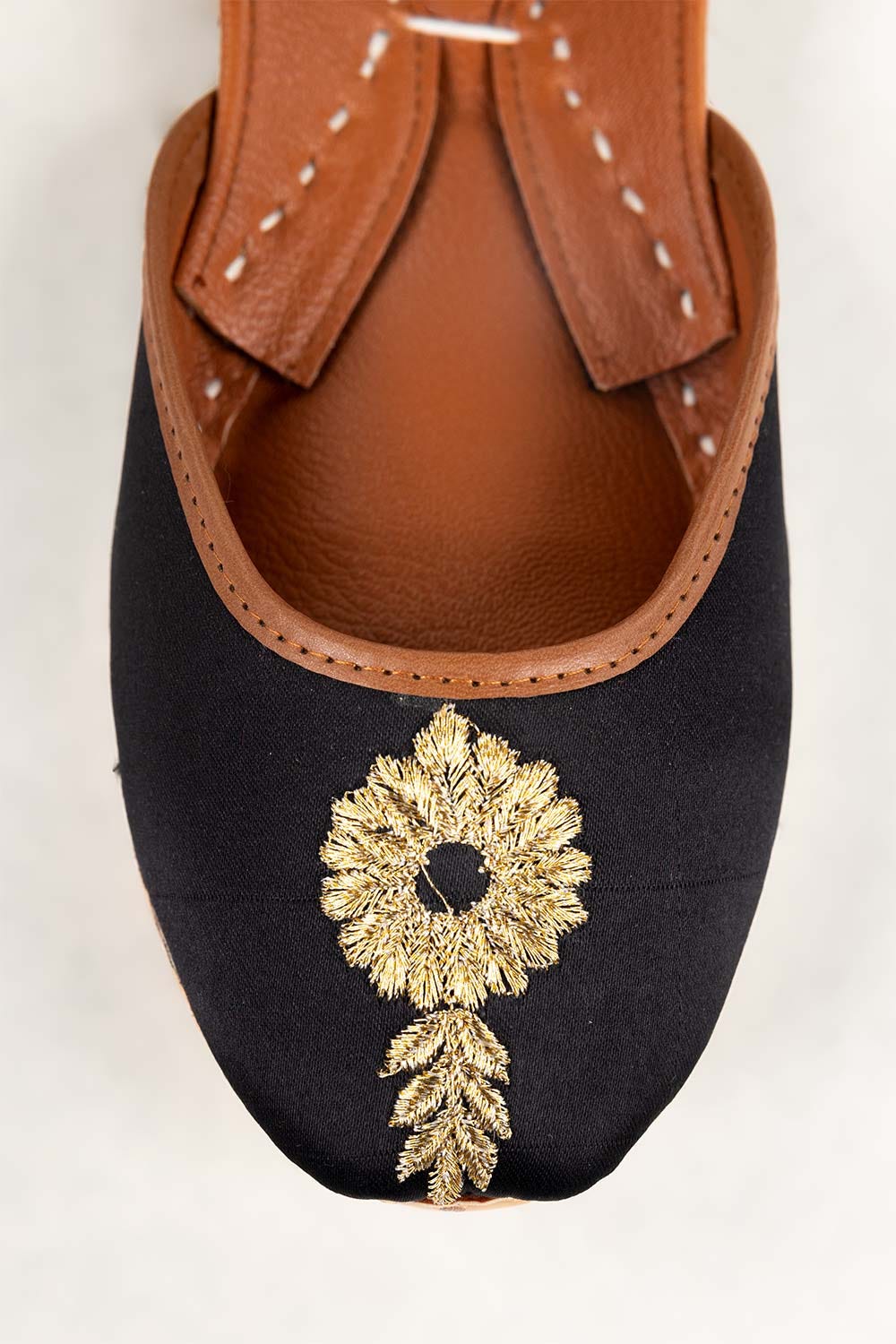 Women Black Hand Made Khussa IDFT-AW22-11