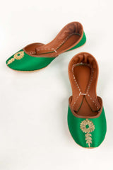 Women Green Hand Made Khussa IDFT-AW22-12