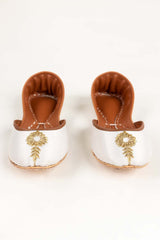 Women White Hand Made Khussa IDFT-AW22-13