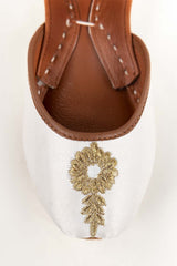 Women White Hand Made Khussa IDFT-AW22-13