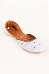 Women White Embroidered Khussa IDFT-AW22-15