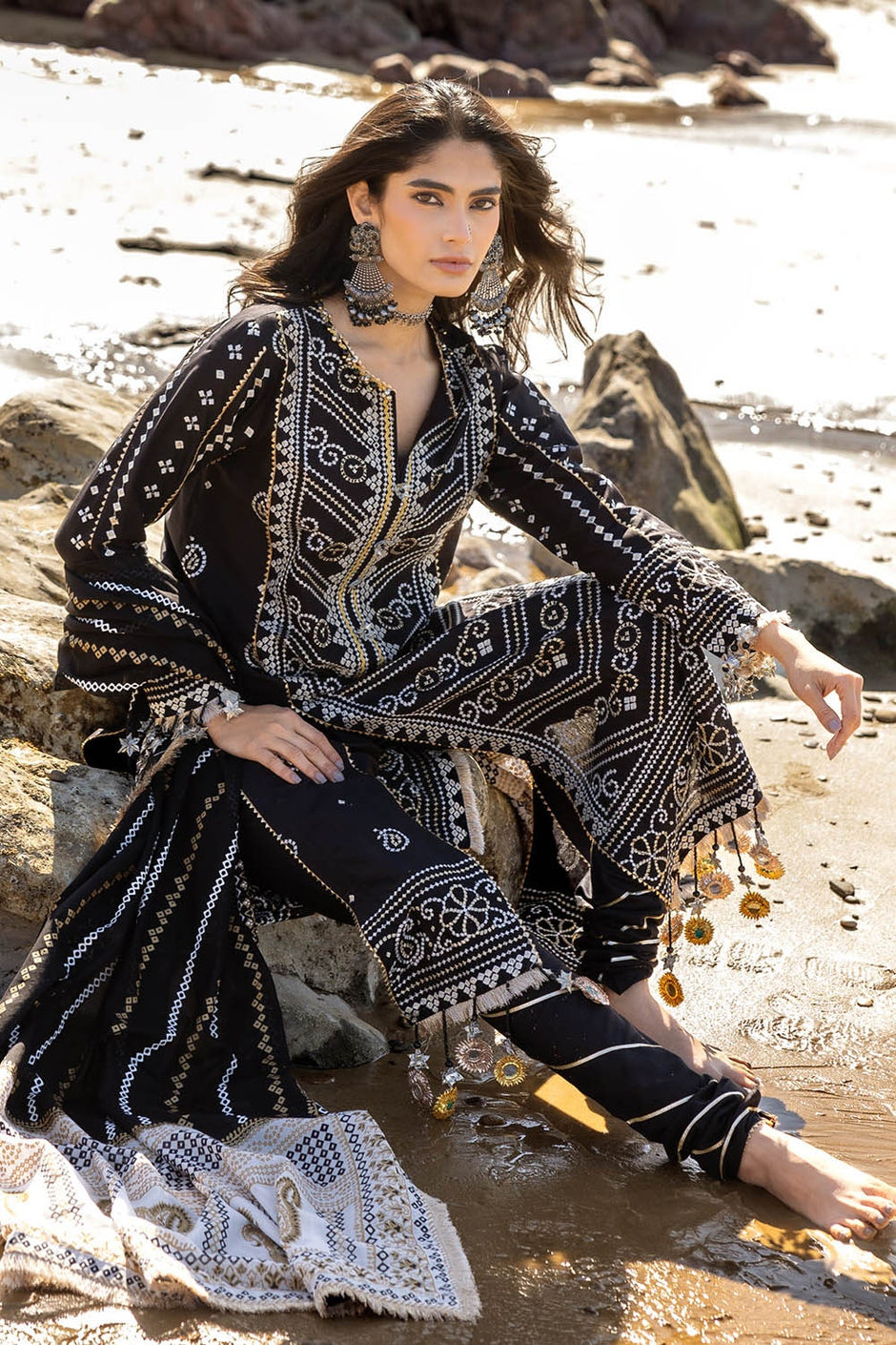 3 Piece Unstitched Zari Embroidered Lawn Suit with Gold Lacquer Printed Lawn Dupatta