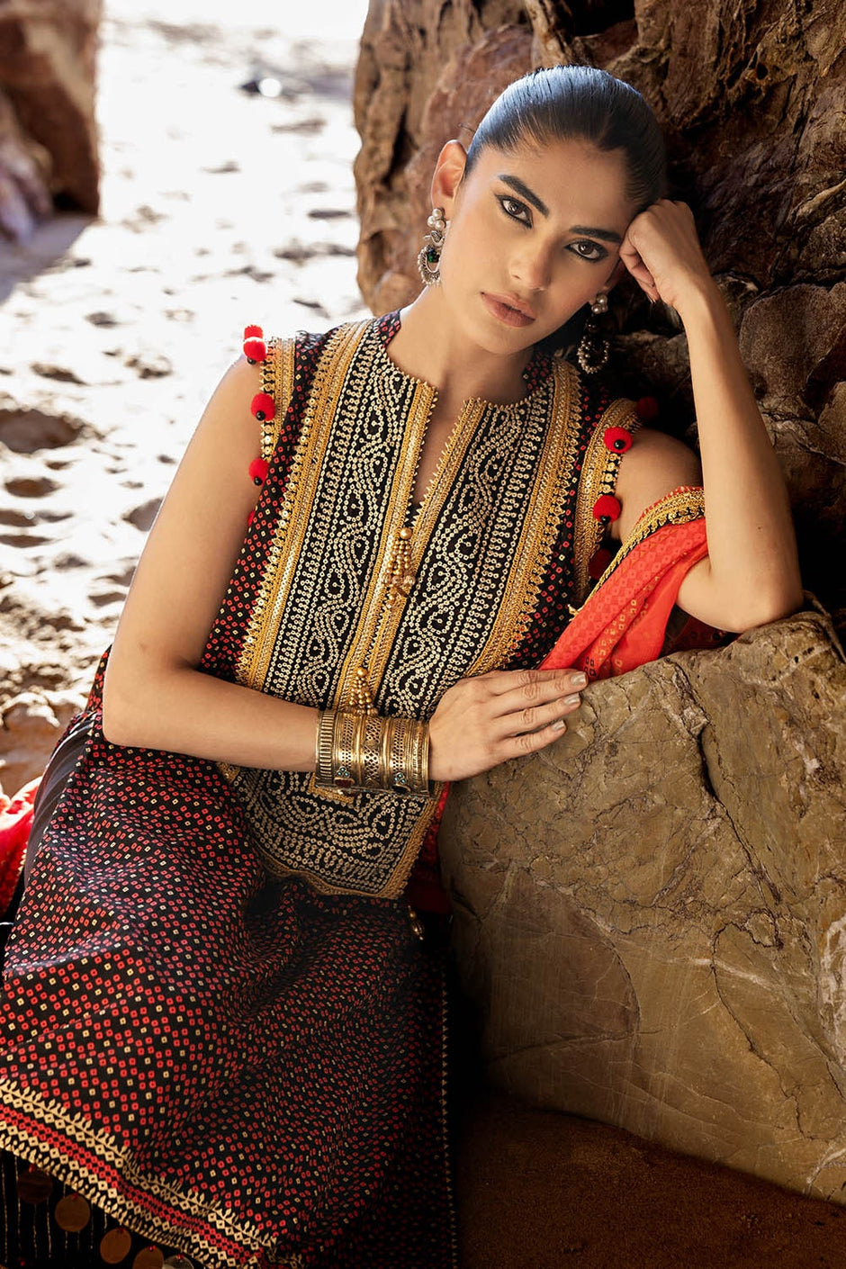 3 Piece Unstitched Embroidered Chiffon Suit with Gold Lacquer Embroidered Printed Chiffon Dupatta
