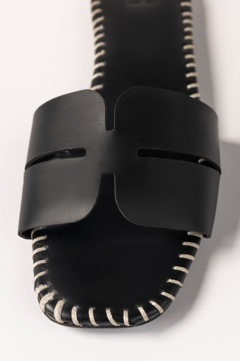 Black Slipper IWW-SLP24-026