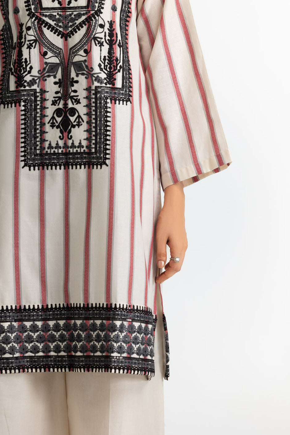 3PC Jacquard Embroidered Suit With Denting Lawn Printed Dupatta