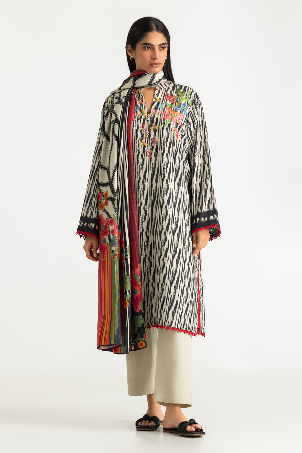 3PC Karandi Printed Suit With Embroidered
