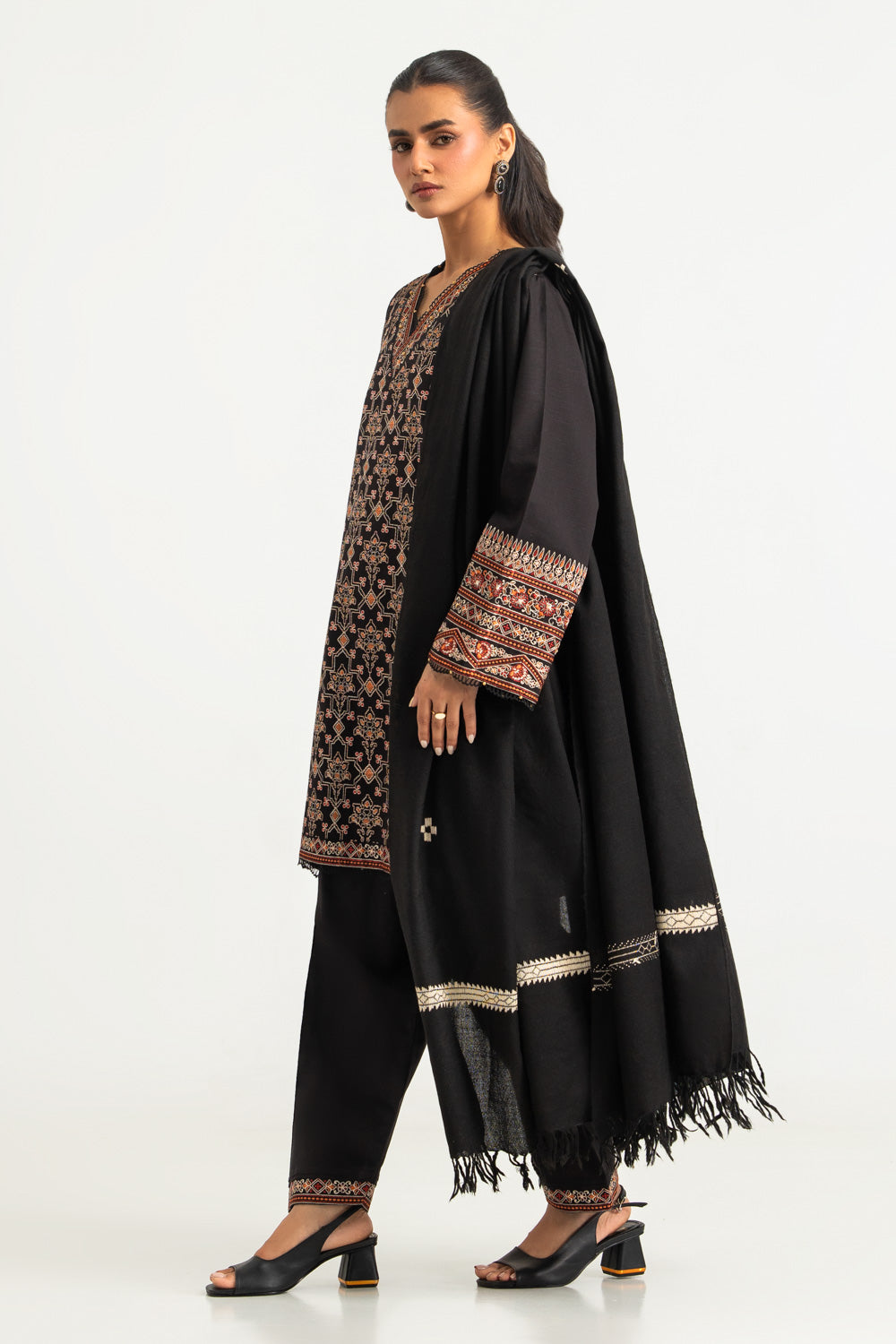 3PC Khaddar Embroidered Suit