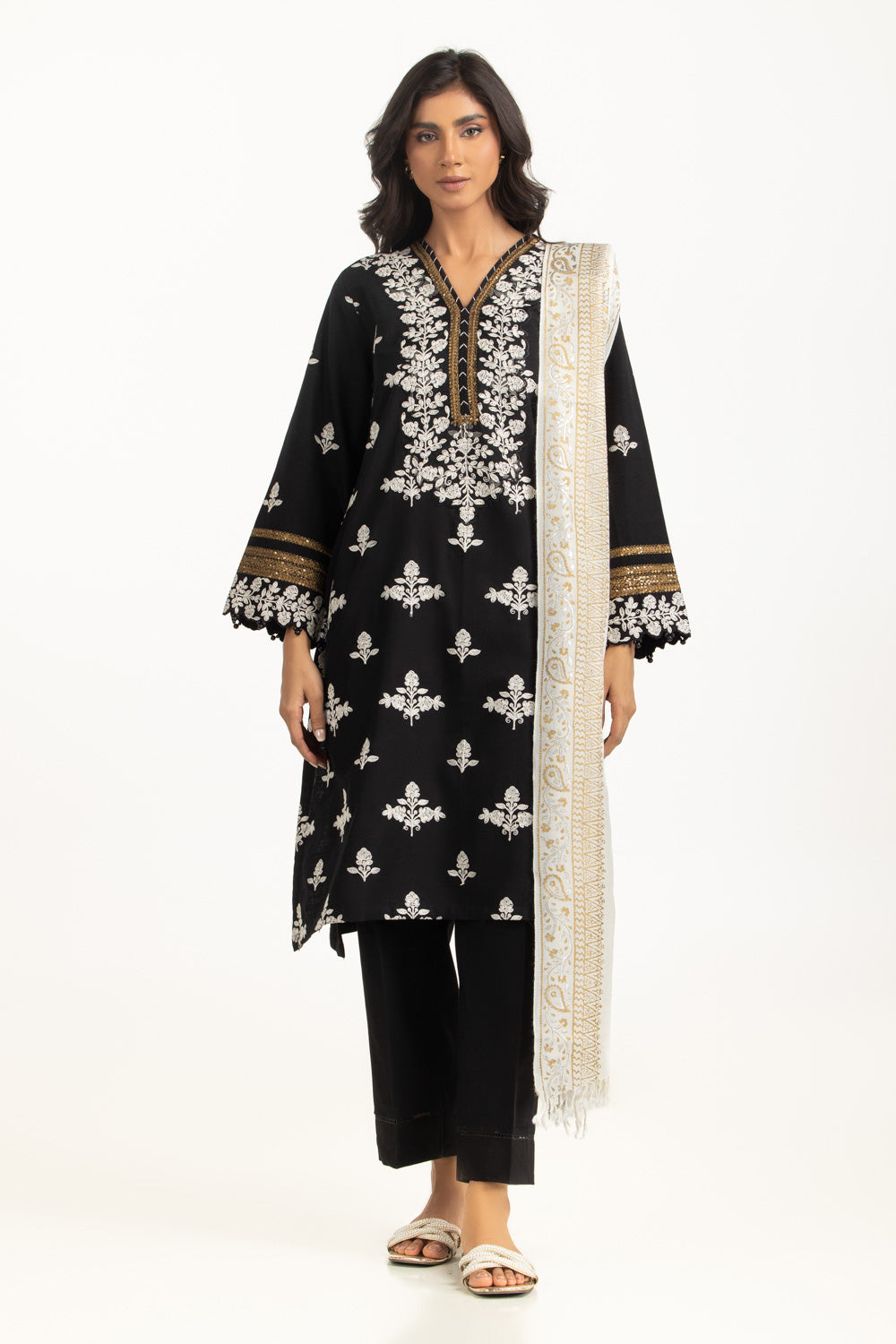 3PC Khaddar Embroidered Suit IUSTKSD-1219