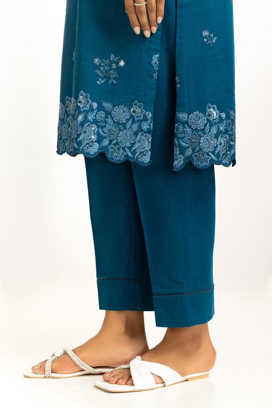 3PC Khaddar Embroidered Suit