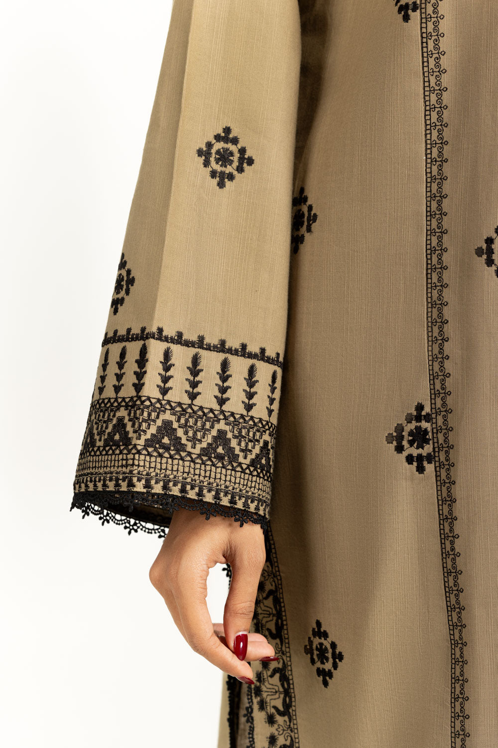 3PC Khaddar Embroidered Suit IUSTKSD-1242