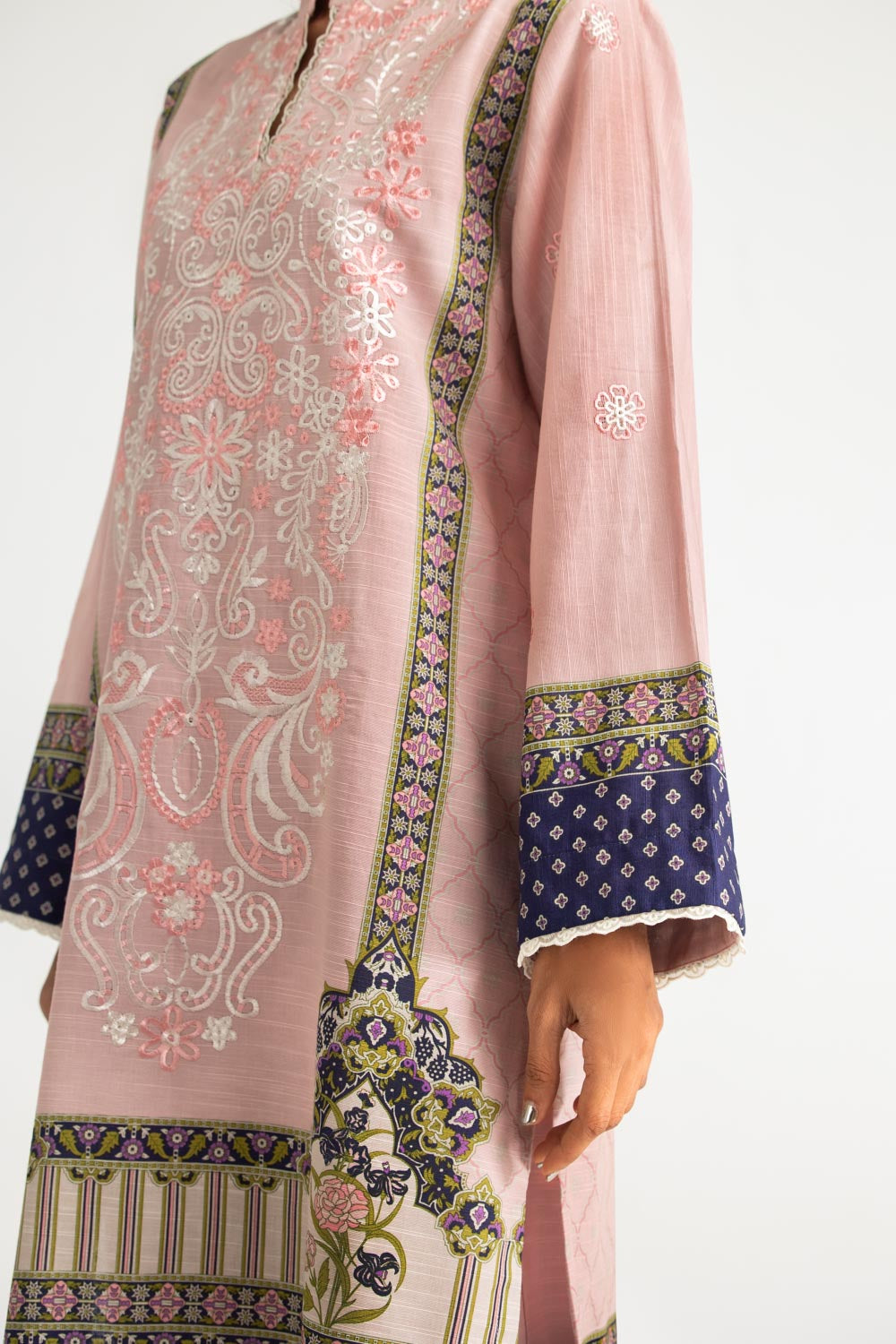 3PC Khaddar Embroidered Suit With Printed