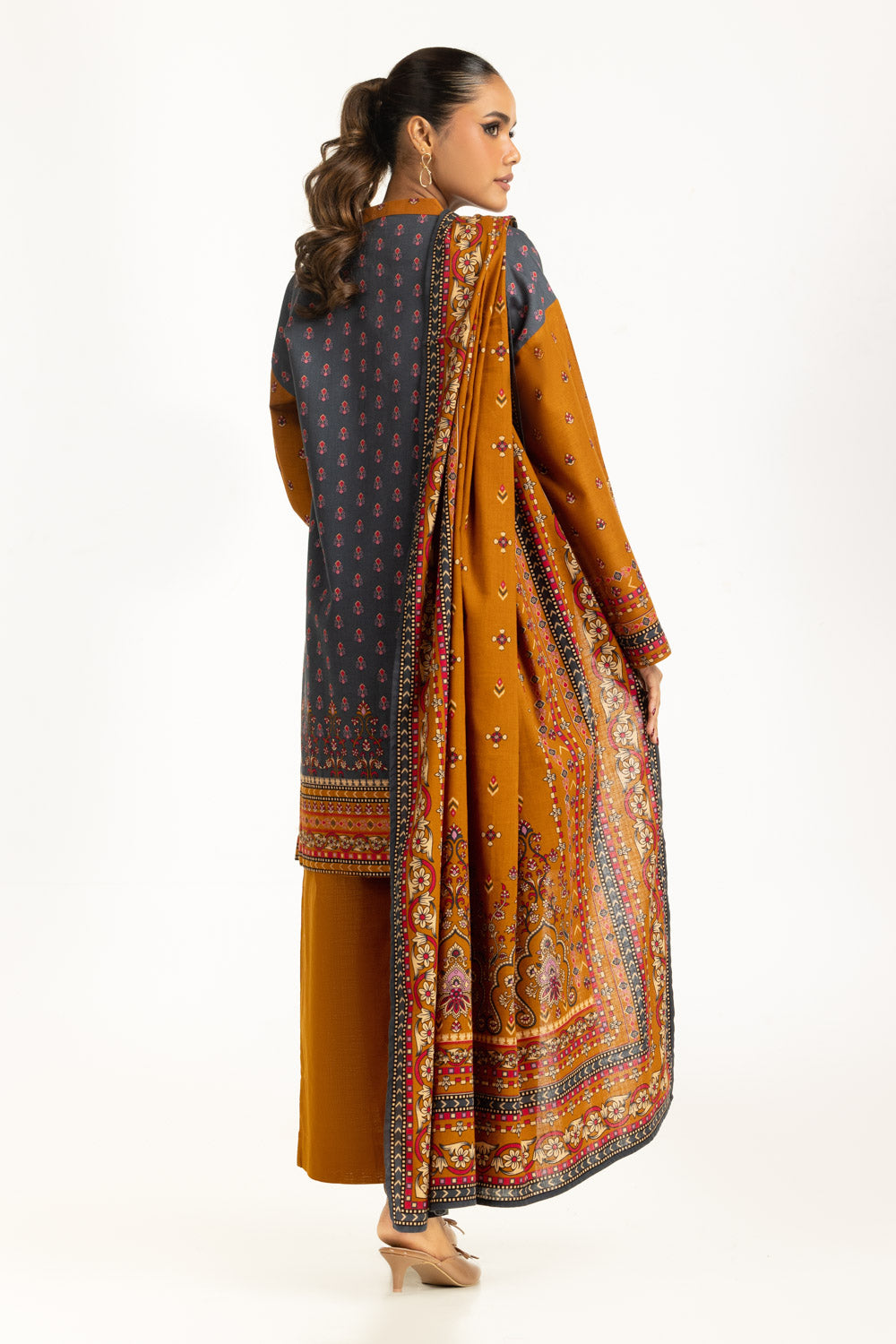 3PC Khaddar Printed Suit IUSTKSD-1190