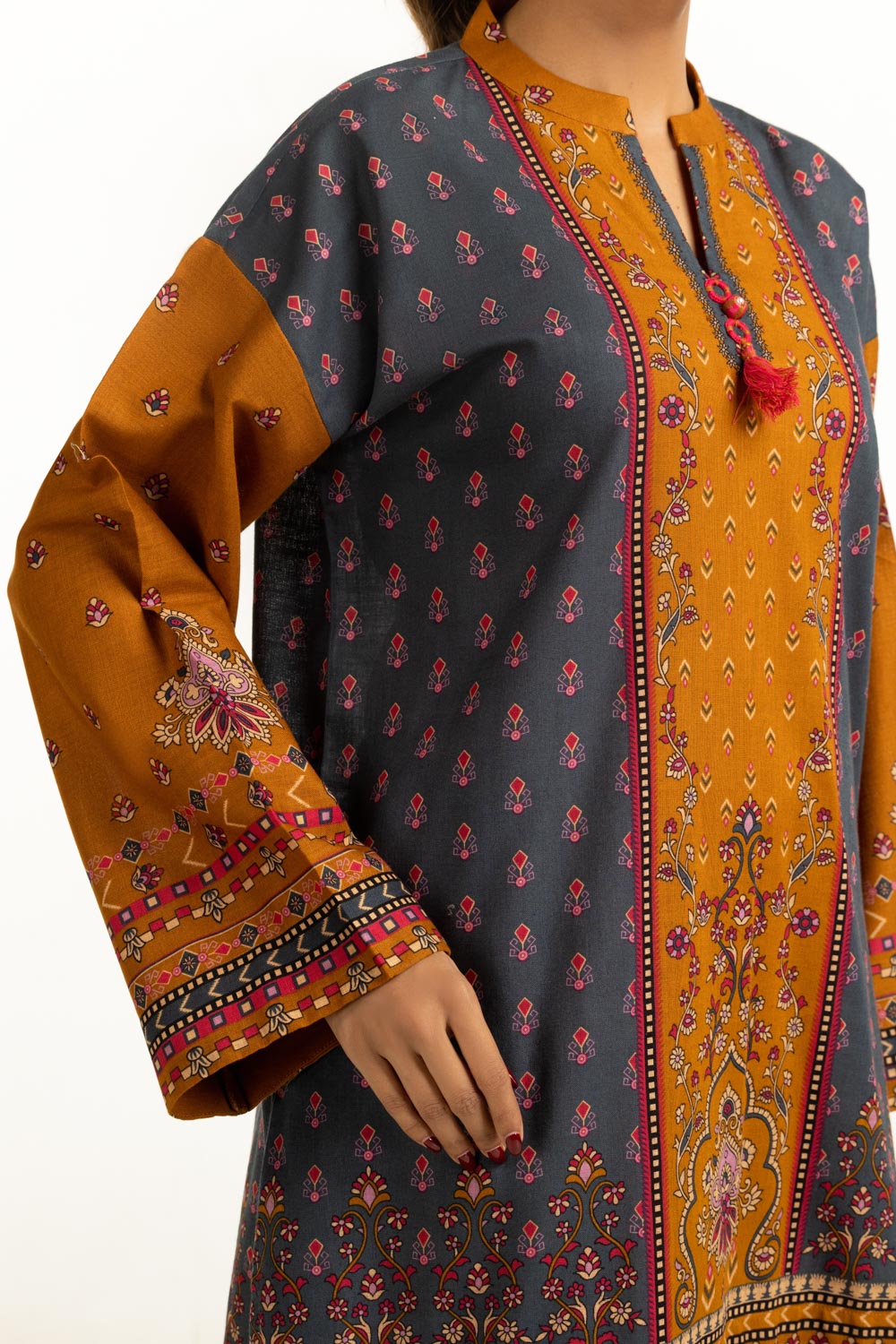 3PC Khaddar Printed Suit IUSTKSD-1190