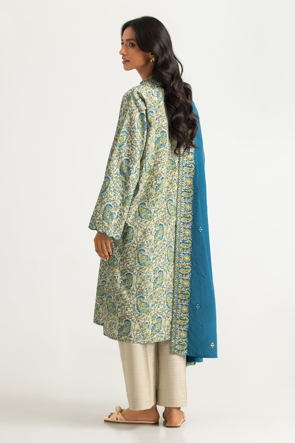 3PC Khaddar Printed Suit With Embroidered