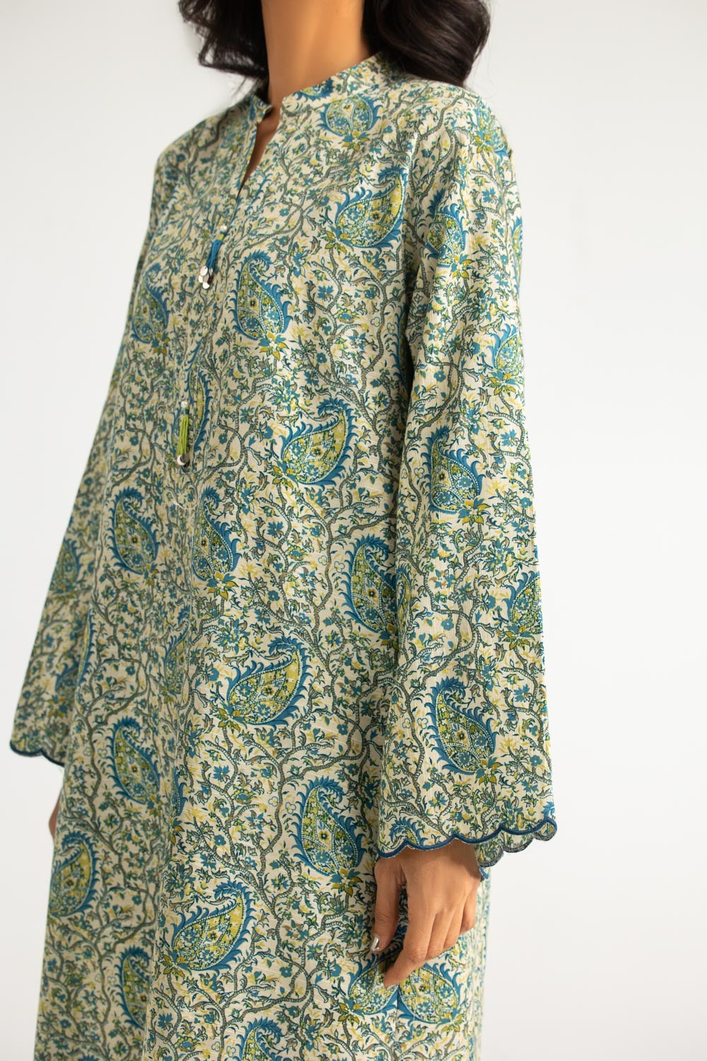 3PC Khaddar Printed Suit With Embroidered