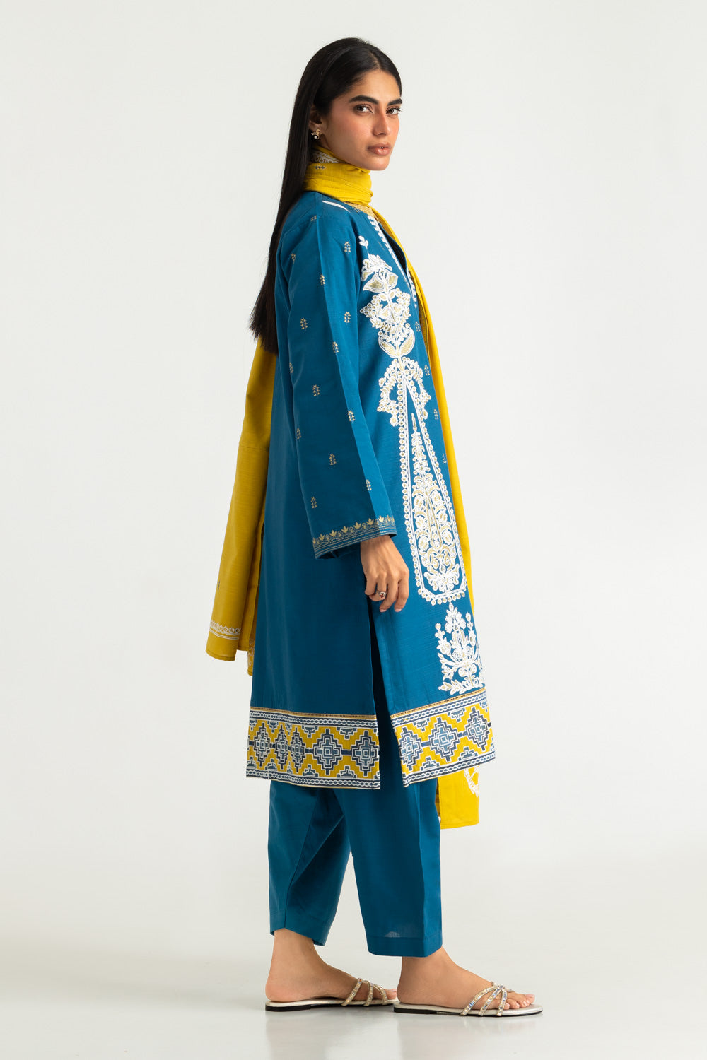3PC Khaddar Slub Embroidered Suit