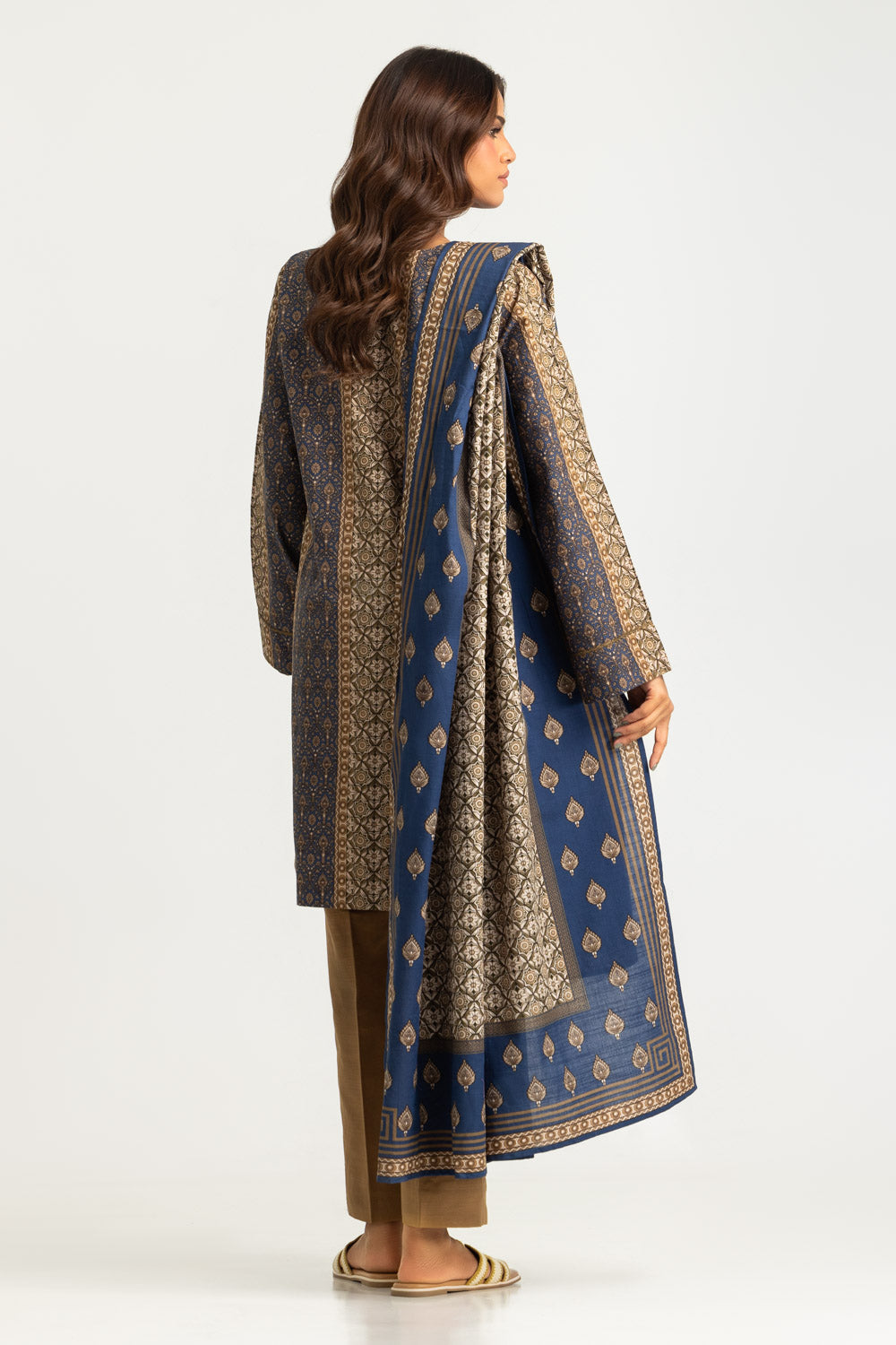 3PC Khaddar Slub Printed Suit With Embroidered