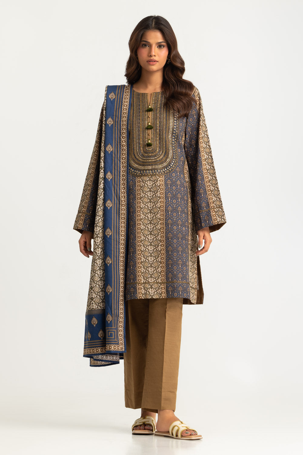 3PC Khaddar Slub Printed Suit With Embroidered