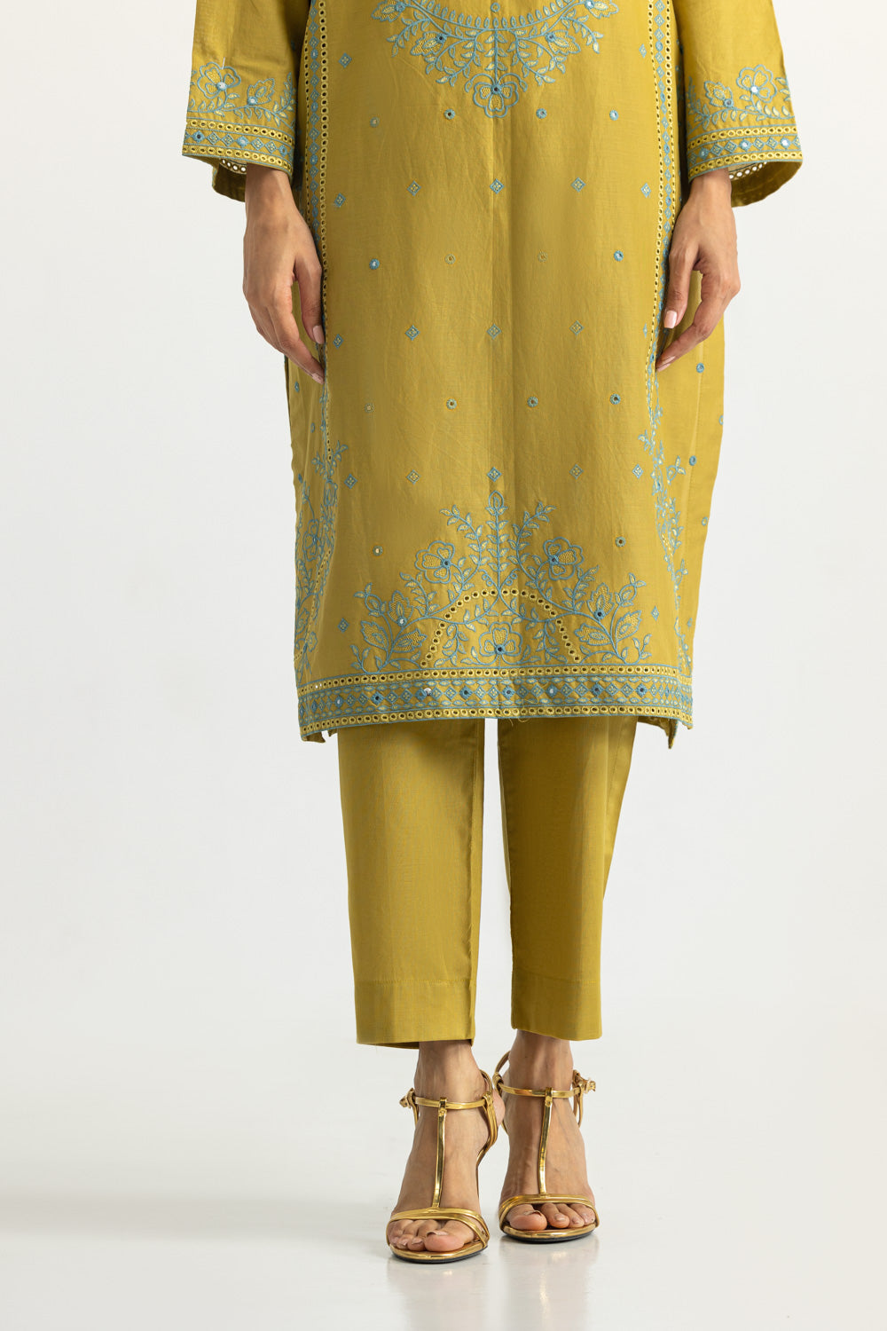 3PC Lawn Embroidered Suit