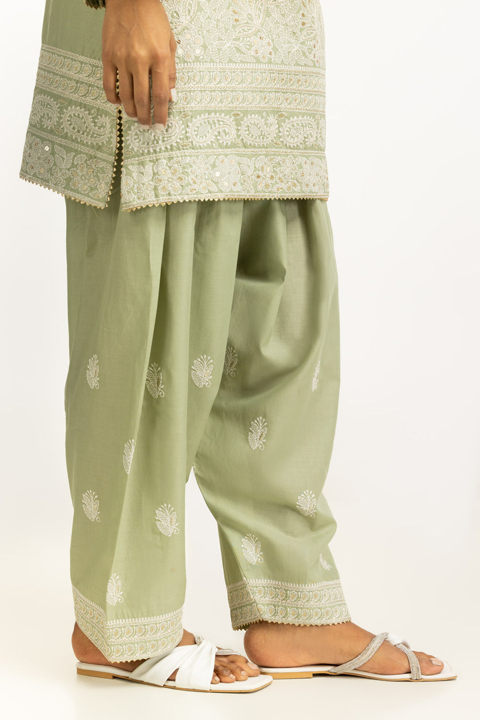 3PC Lawn Embroidered Suit