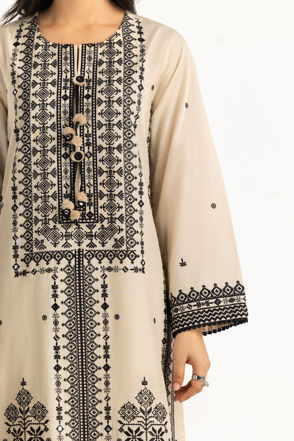 3PC Lawn Embroidered Suit