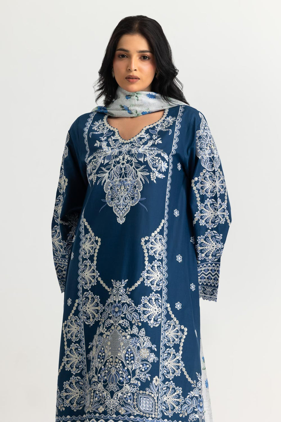 3PC Lawn Embroidered Suit