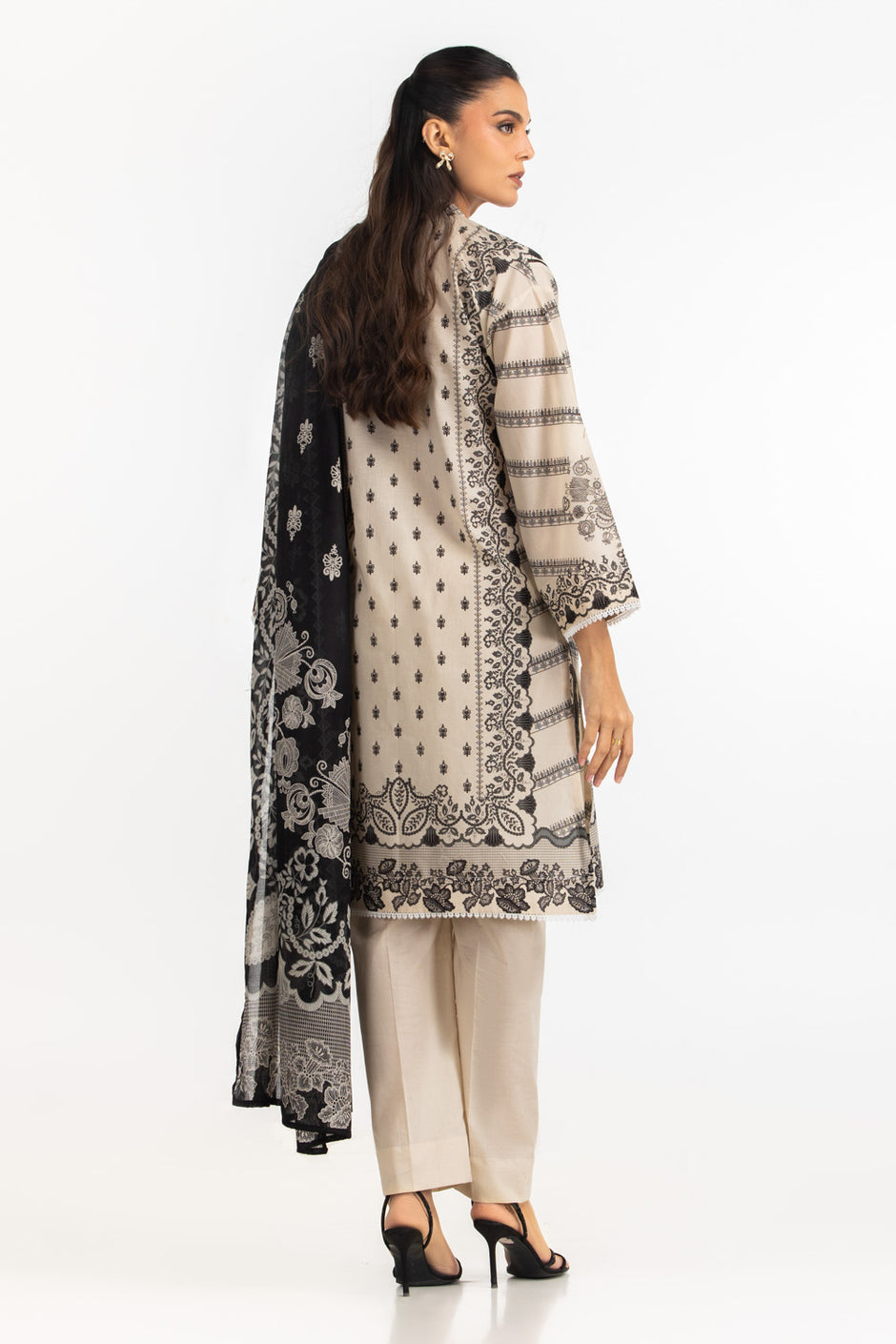 3PC Lawn Printed Suit With Embroidered