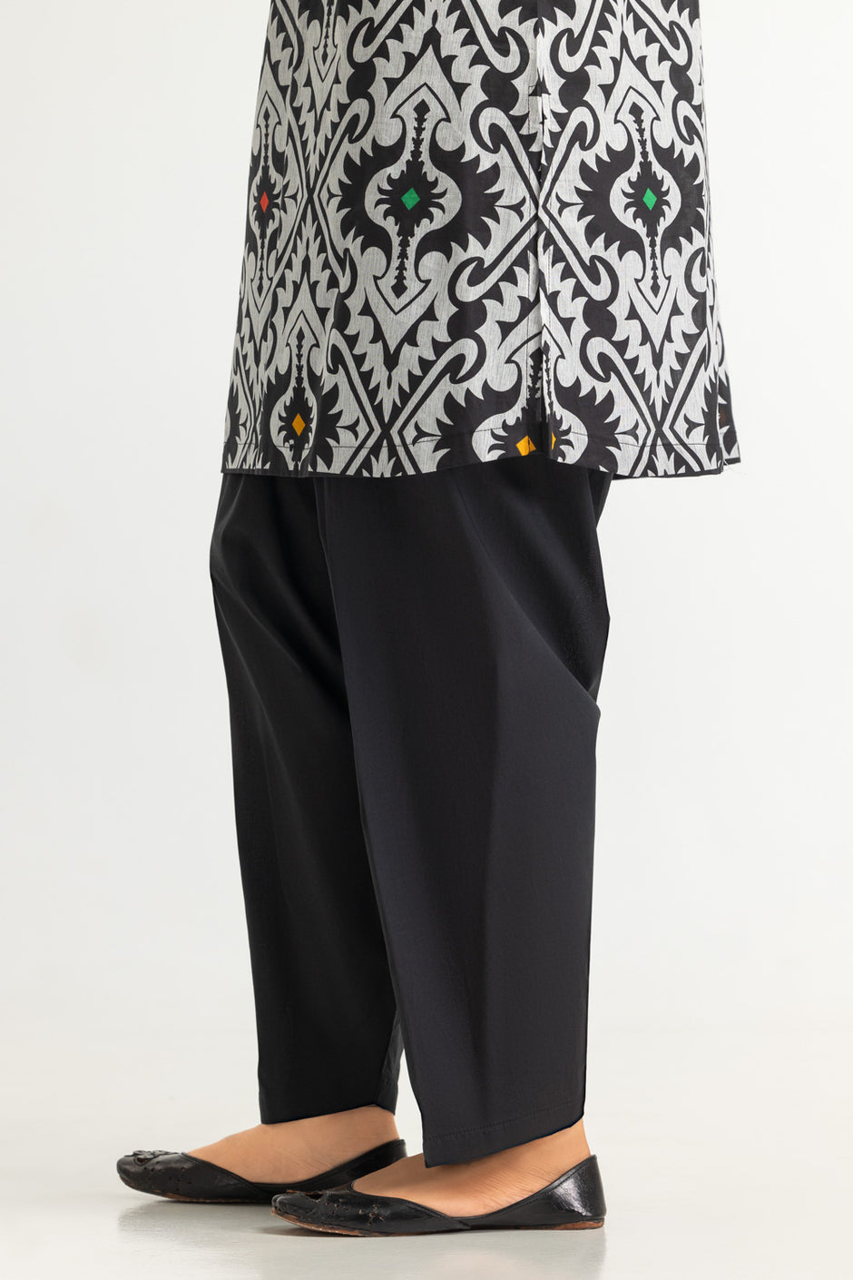 3PC Lawn Printed Suit With Embroidered