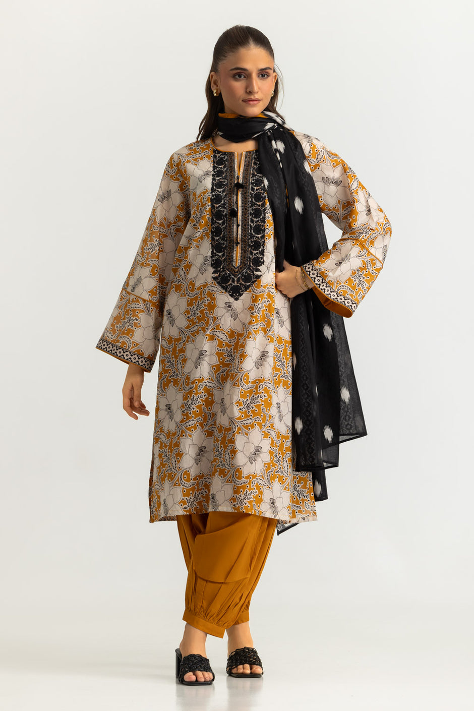 3PC Lawn Printed Suit With Embroidered