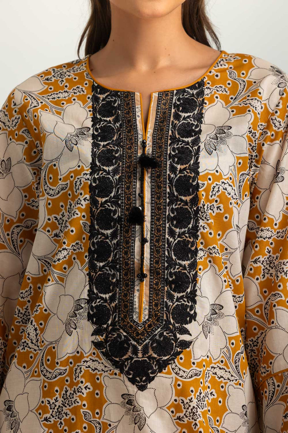 3PC Lawn Printed Suit With Embroidered